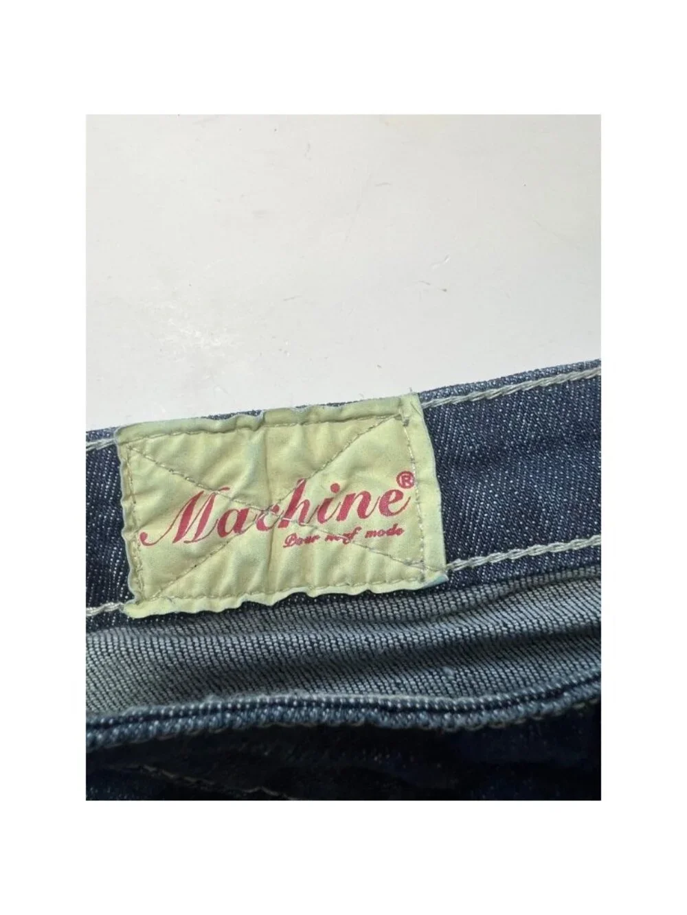 Machine Distressed Denim Capri Jeans Dark Wash Rhinestone Accents Y2K‎ Size 31W